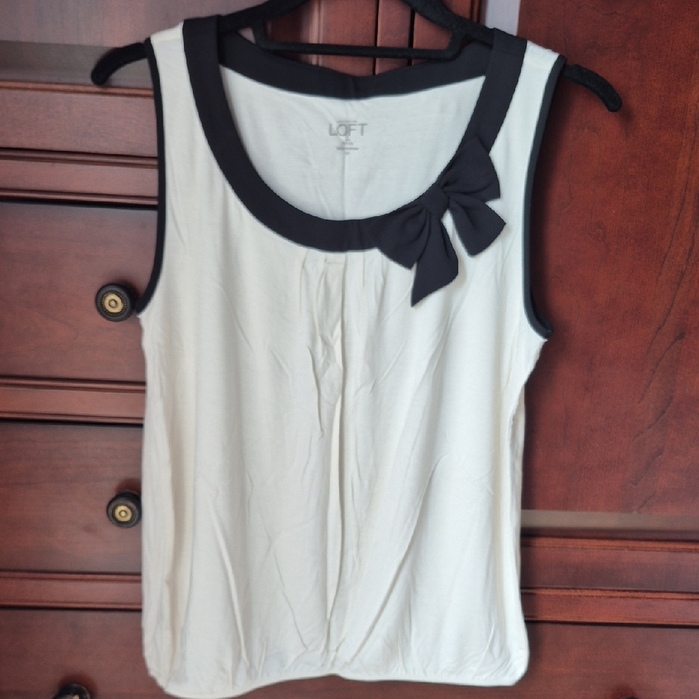 LOFT Women's Cream and Black Bow Top - Never Worn Size:Petites Small